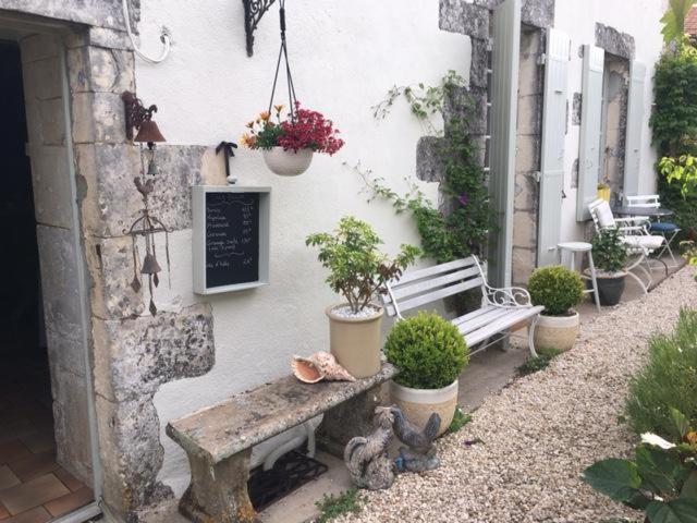 Chez Brown Bed & Breakfast Saint-Thomas-de-Cônac Eksteriør bilde